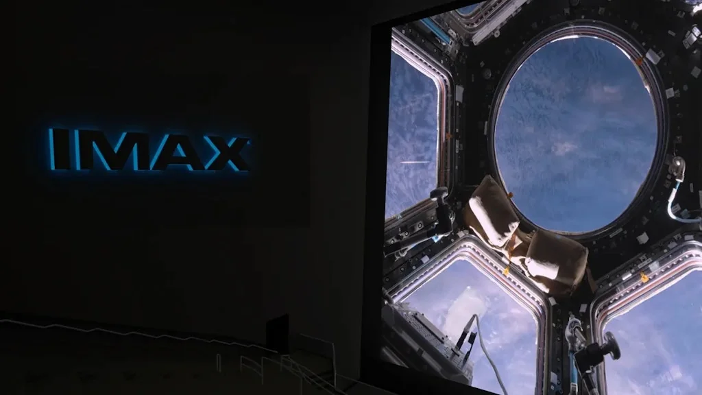IMAX for  Vision Pro screenshot 4 of 7