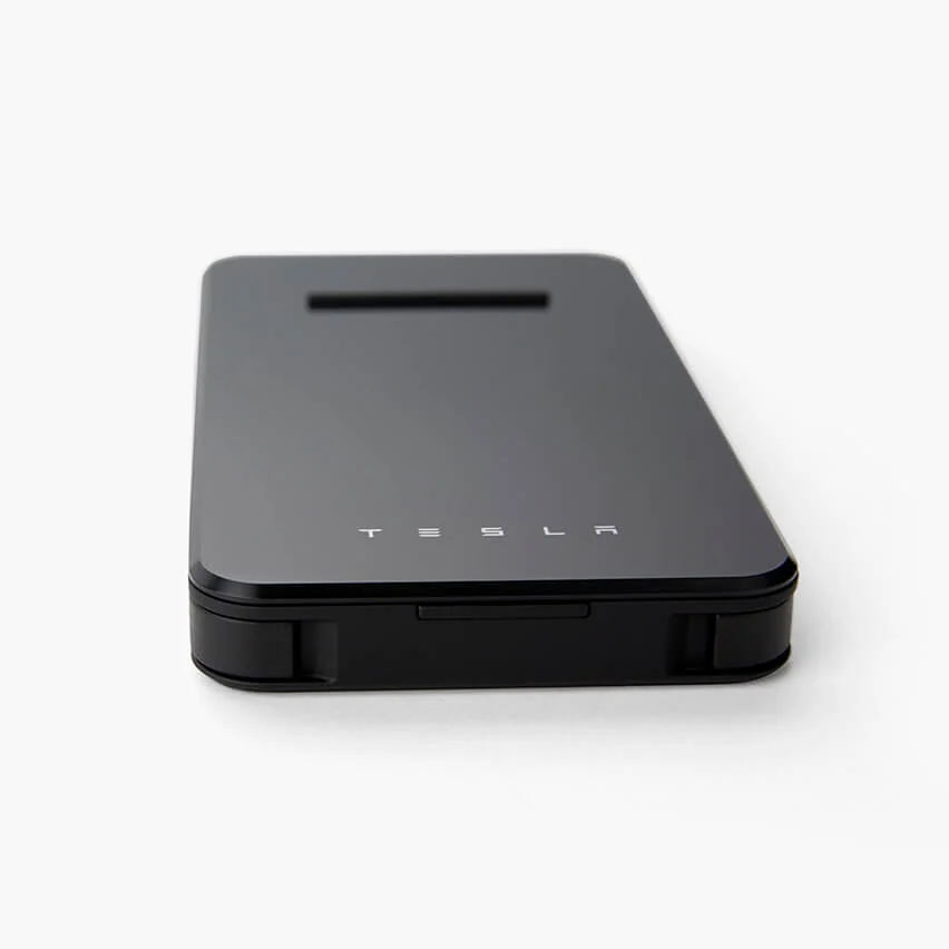 OUT - Only Used Tesla screenshot 4 of 5