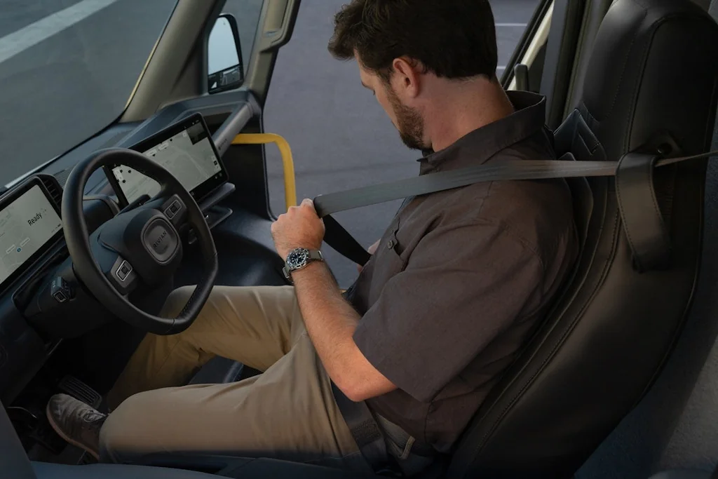 Rivian R1T: All-Electric Truck screenshot 11 of 12
