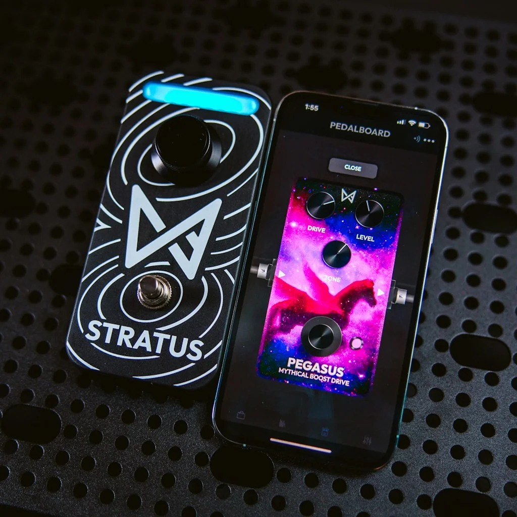 Stratus®: The All-In-One Stompbox logo