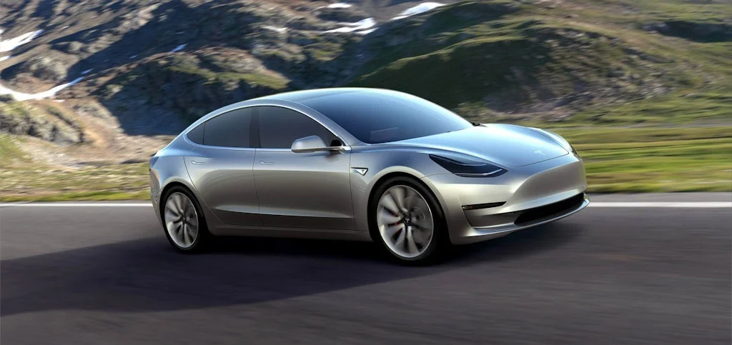 Tesla Model 3 screenshot 1 of 4