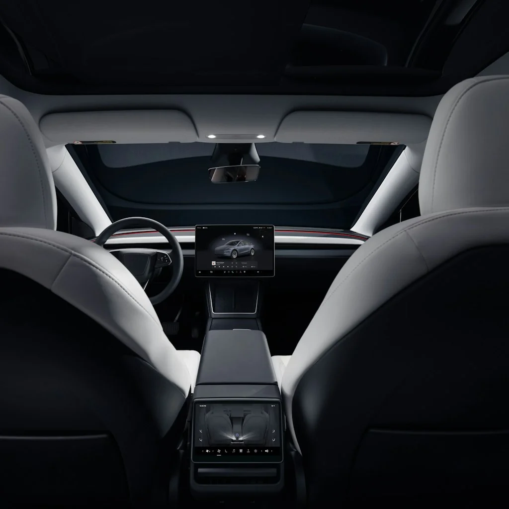 Tesla Model Y screenshot 6 of 8